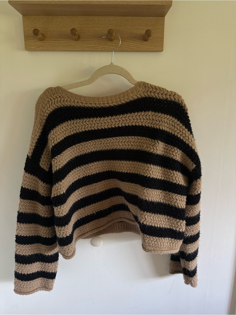 vestique Cropped Striped Crew Sweater in Tan and Black
